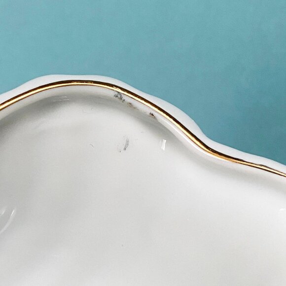 Beautiful Small Porcelain White Swan Bowl with Flowers - Swan Planter - Cottage - Picture 6 of 7